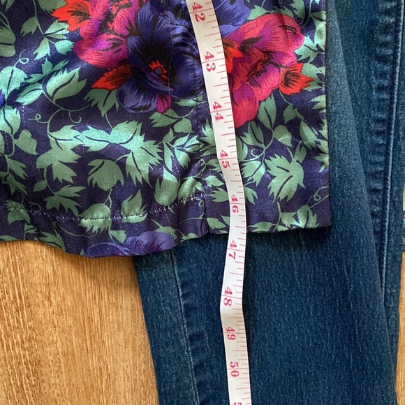 Beautiful vintage duster with puff sleeves and slight shoulder pads - Picture 8 of 11